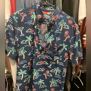 Chubbies shirt size large.